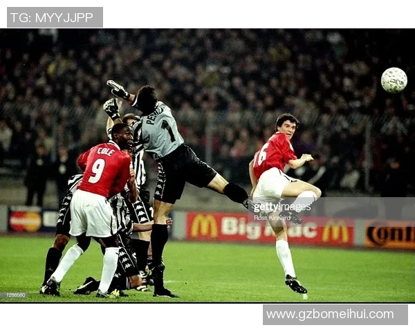 面罩足球英雄搞怪造型大比拼 谁才是最具个性的面具球星